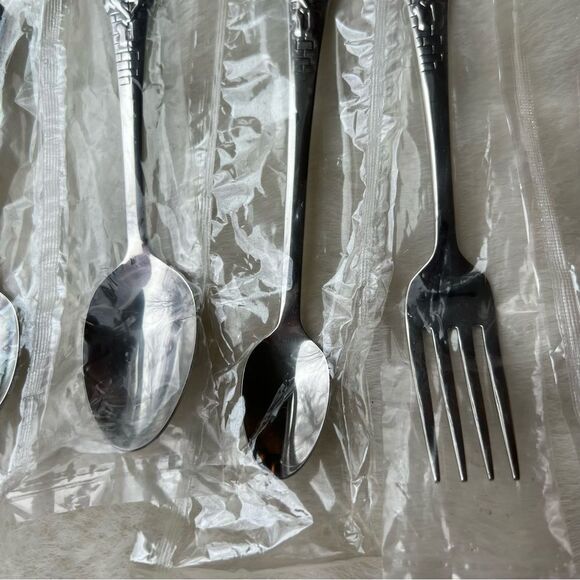 1994 Oneida Humpty Dumpty 5 Piece Child Flatware set, Made in USA NEW in pkg - Picture 8 of 13